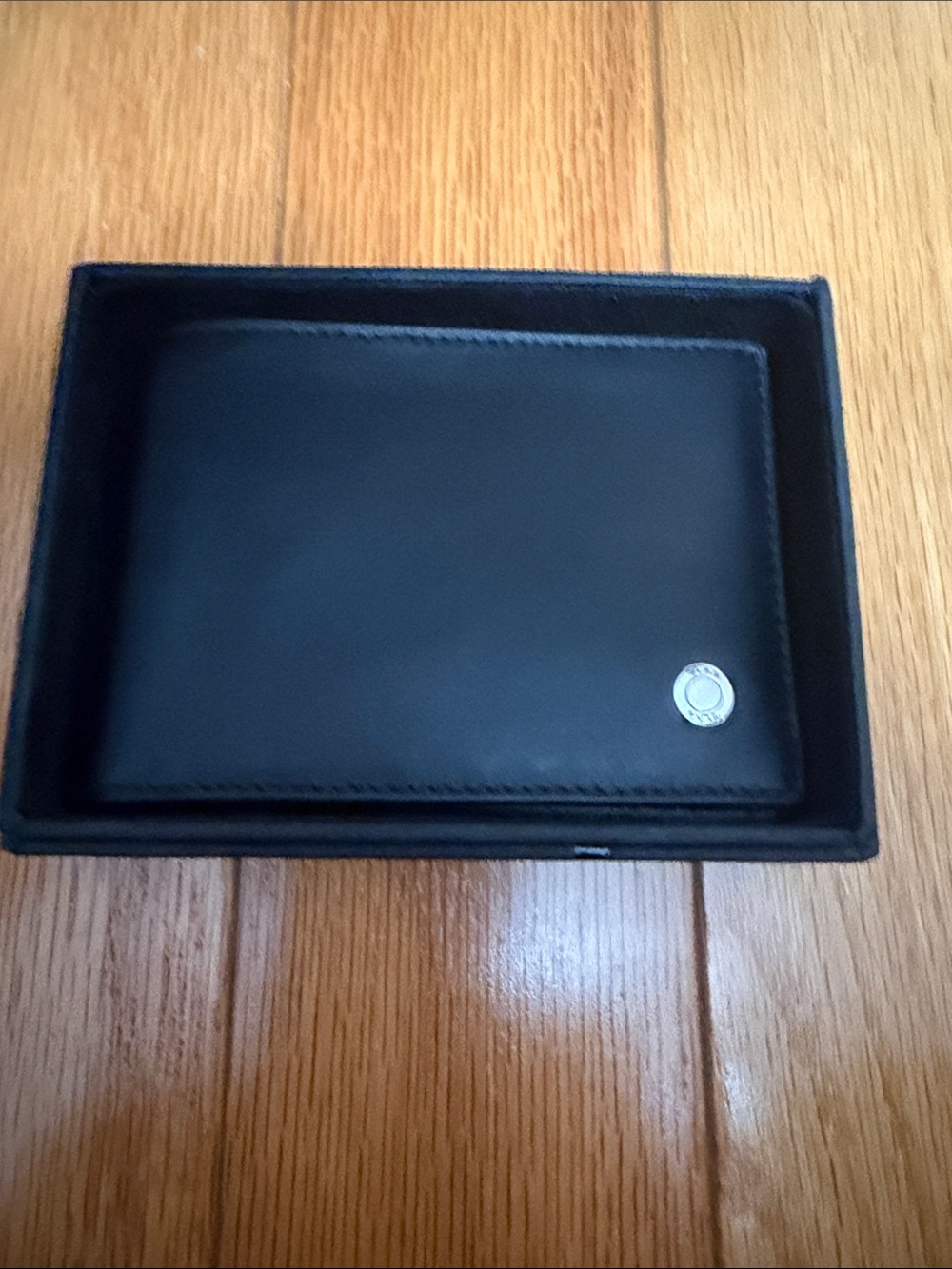 Tumi Men's Black Leather slim bifold with Metal Logo wallet